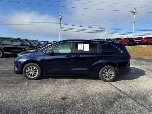 used 2024 Toyota Sienna car, priced at $39,627