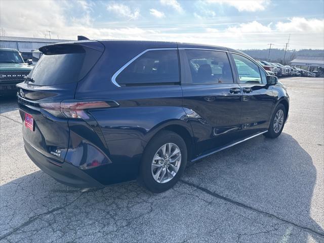 used 2024 Toyota Sienna car, priced at $39,627