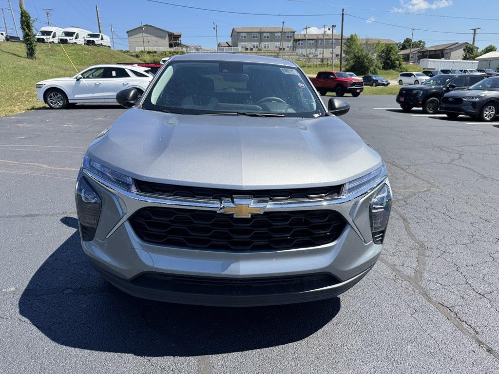 used 2025 Chevrolet Trax car, priced at $23,113