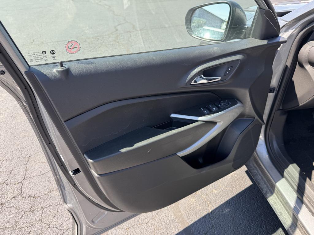 used 2025 Chevrolet Trax car, priced at $23,113