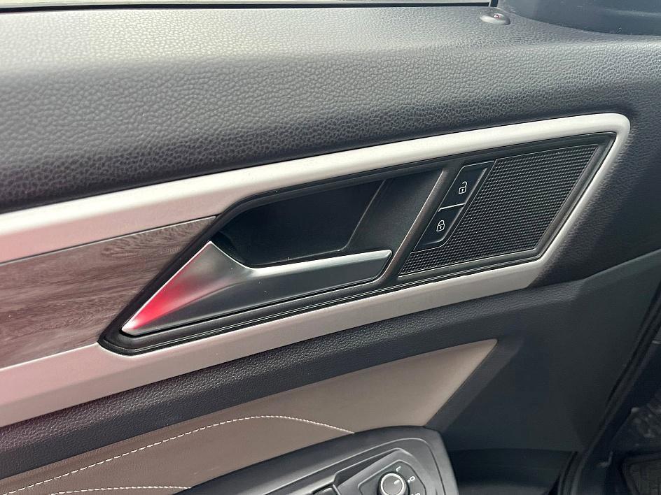 used 2021 Volkswagen Atlas Cross Sport car, priced at $21,419