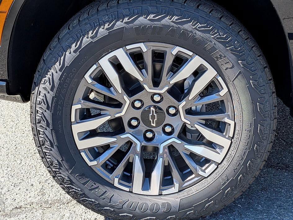 new 2026 Chevrolet Suburban car, priced at $77,035