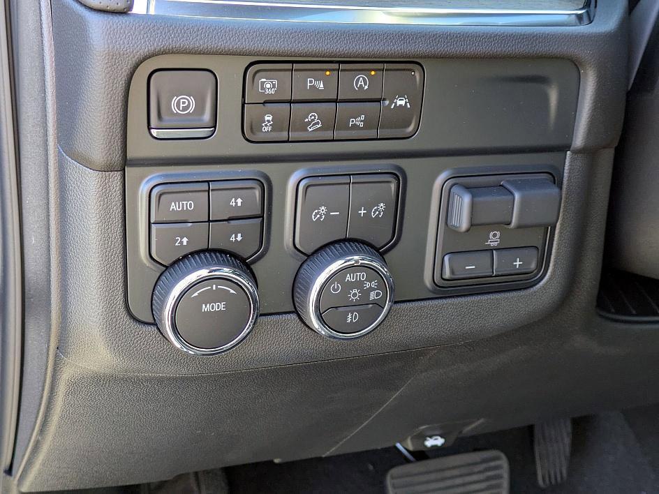 new 2025 Chevrolet Suburban car, priced at $83,375