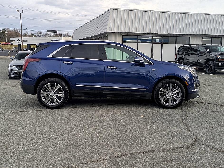 used 2025 Cadillac XT5 car, priced at $38,998