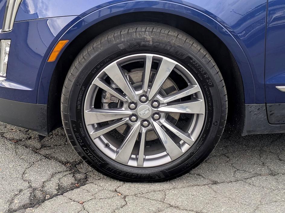 used 2025 Cadillac XT5 car, priced at $38,998