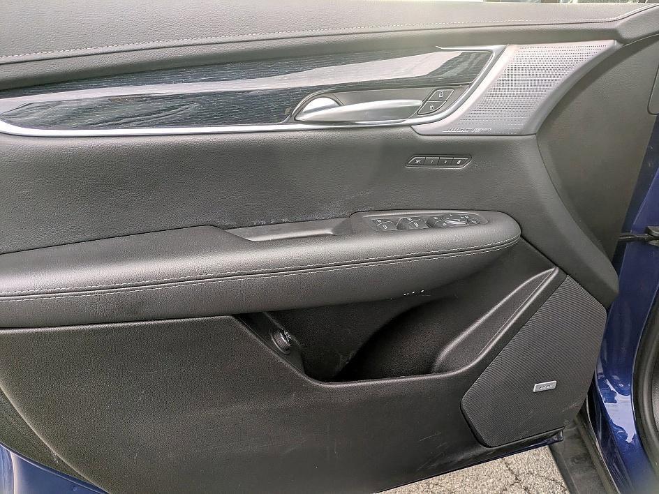 used 2025 Cadillac XT5 car, priced at $38,998