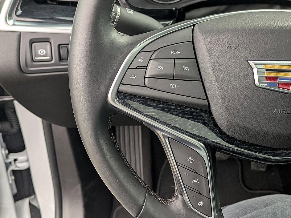 used 2025 Cadillac XT5 car, priced at $39,998