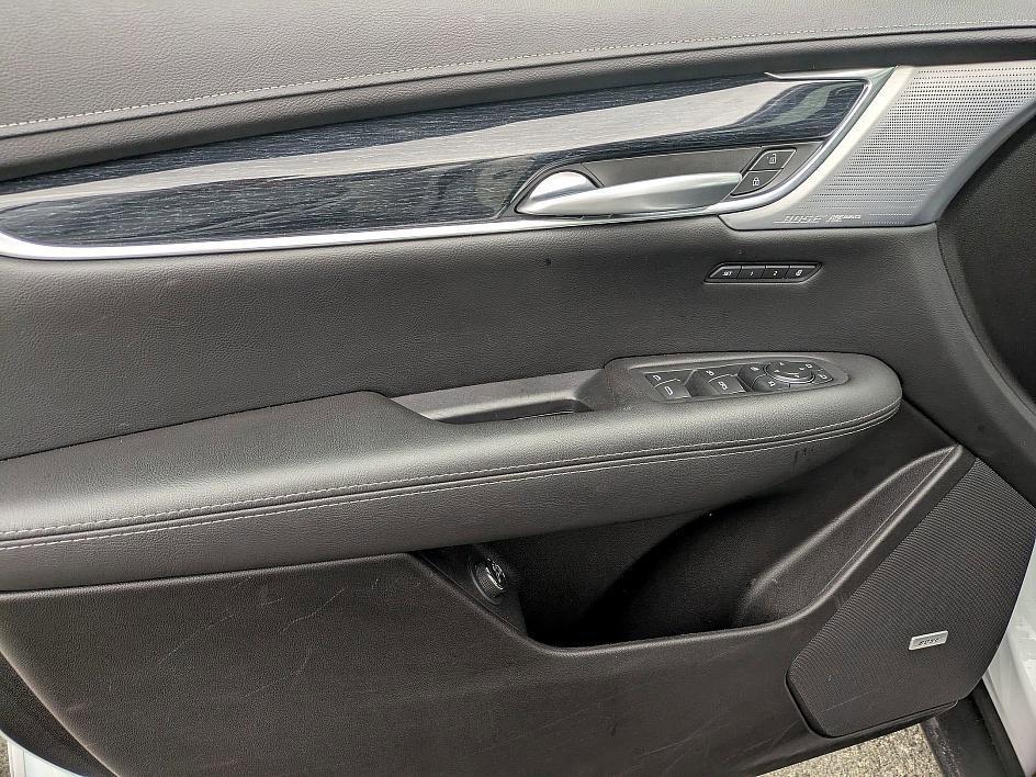 used 2025 Cadillac XT5 car, priced at $39,998