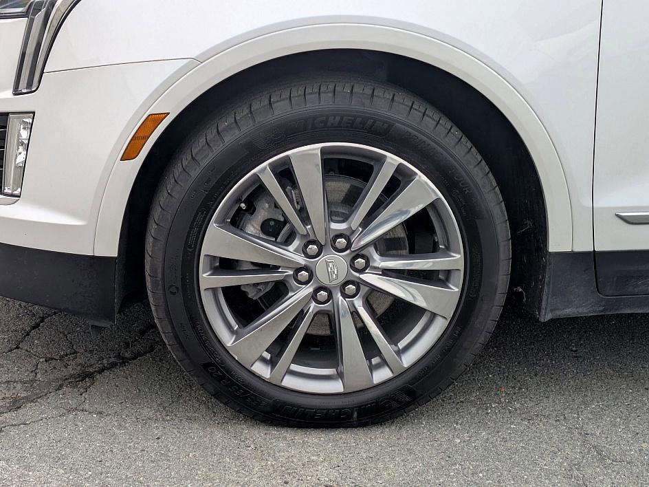 used 2025 Cadillac XT5 car, priced at $39,998