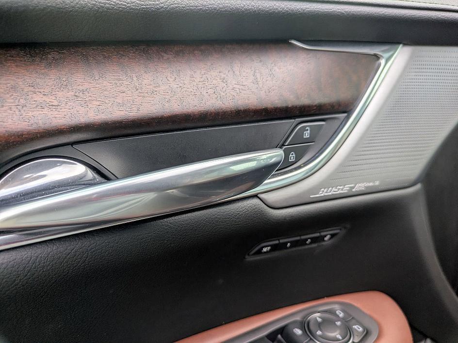 used 2020 Cadillac XT5 car, priced at $23,042