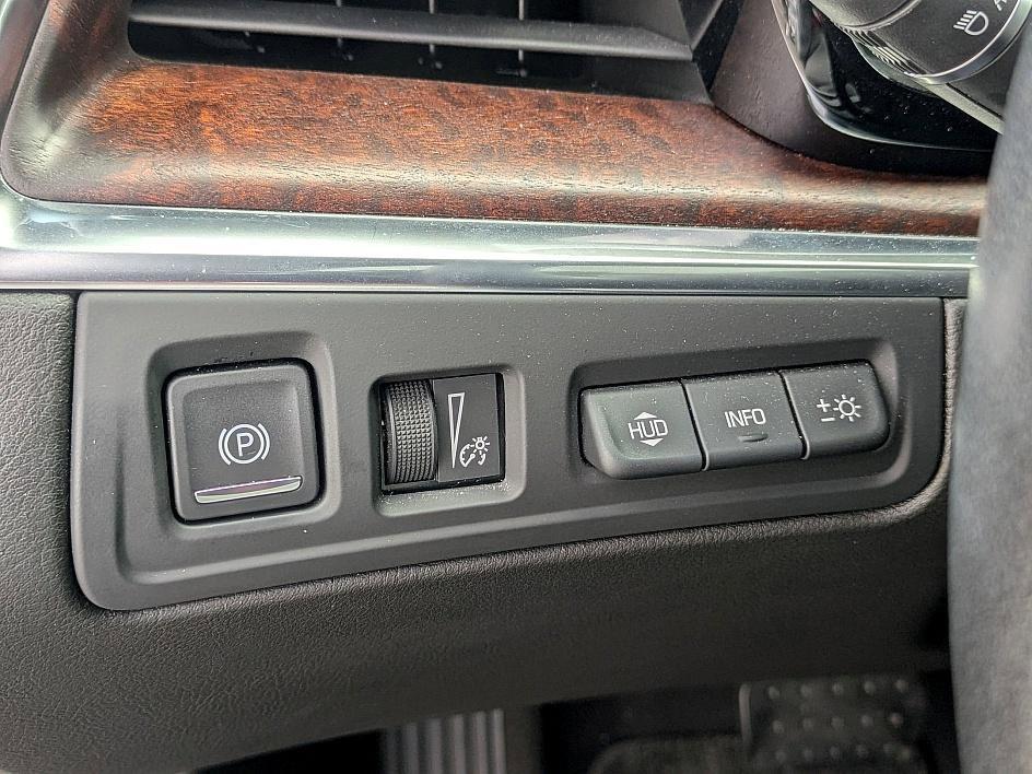 used 2020 Cadillac XT5 car, priced at $23,042