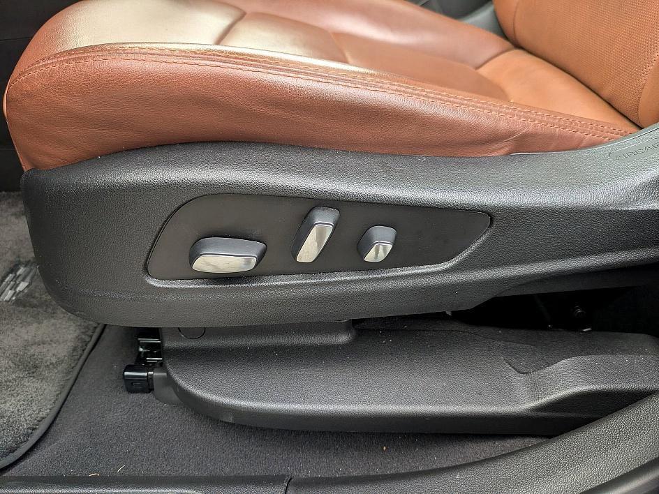 used 2020 Cadillac XT5 car, priced at $23,042