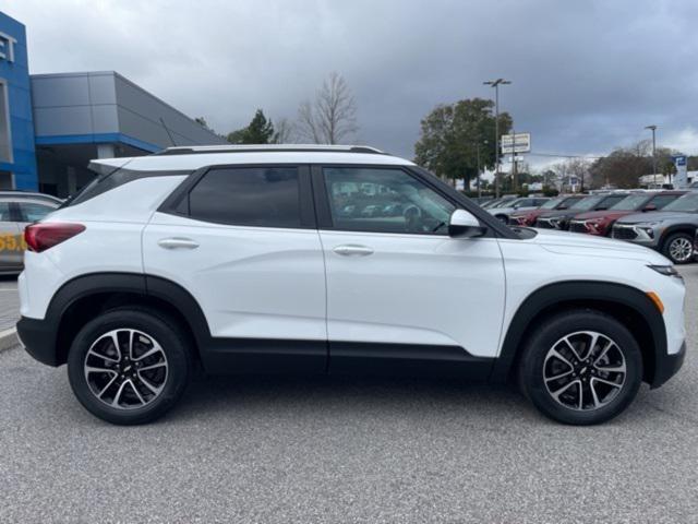 new 2025 Chevrolet TrailBlazer car, priced at $27,100