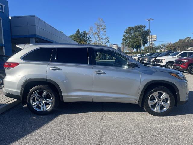 used 2019 Toyota Highlander car, priced at $32,988