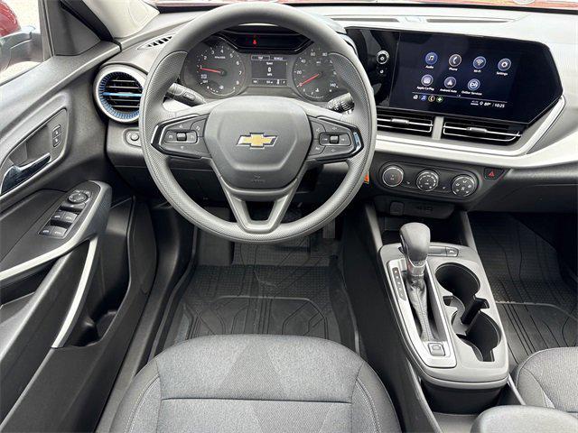 new 2025 Chevrolet Trax car, priced at $22,285