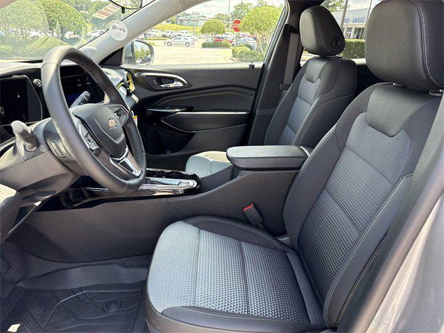 new 2025 Chevrolet Trax car