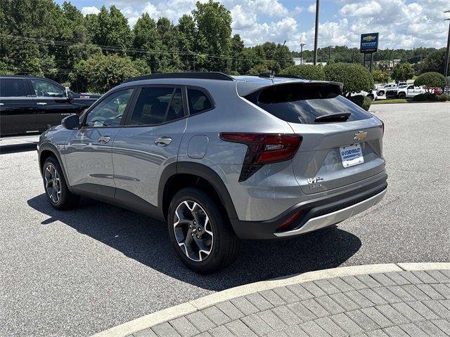 new 2025 Chevrolet Trax car