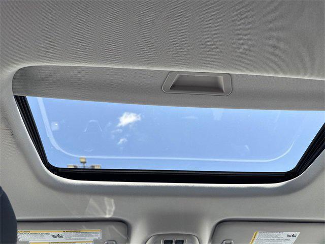 new 2025 Chevrolet Trax car