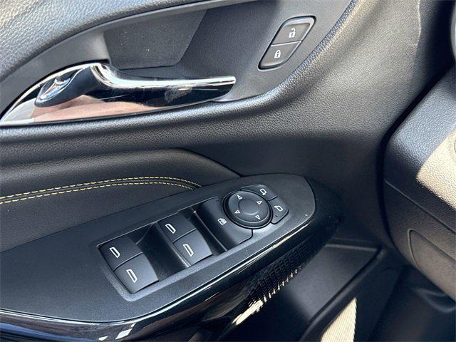 new 2025 Chevrolet Trax car