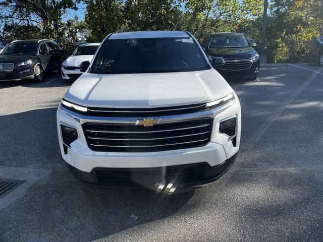 used 2025 Chevrolet Traverse car, priced at $39,989