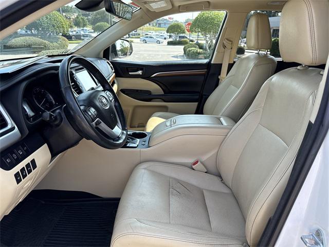 used 2018 Toyota Highlander car, priced at $29,302