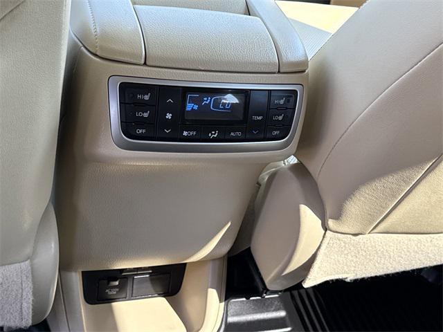 used 2018 Toyota Highlander car, priced at $29,302