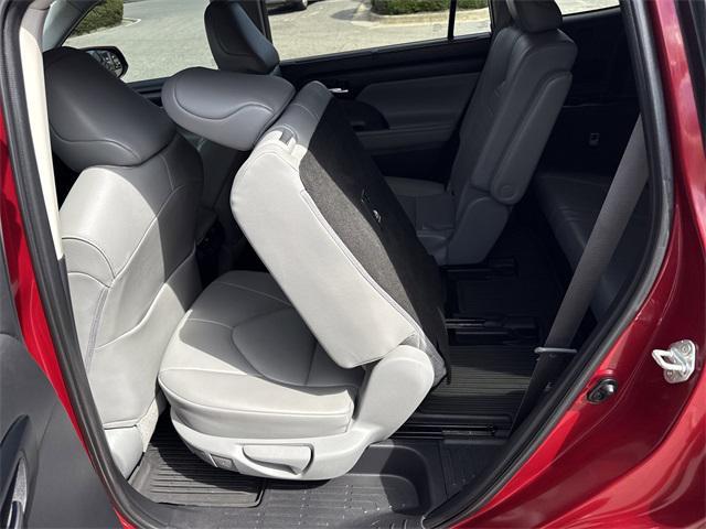 used 2020 Toyota Highlander car, priced at $23,985
