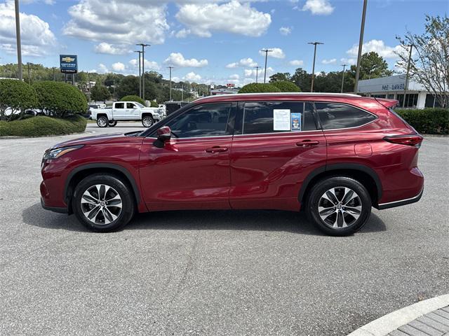 used 2020 Toyota Highlander car, priced at $23,985