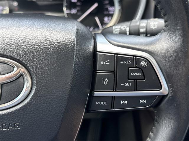 used 2020 Toyota Highlander car, priced at $23,985