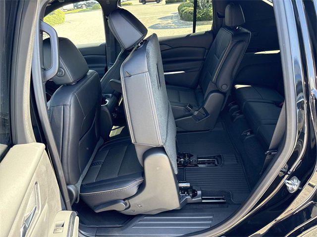 new 2026 Chevrolet Traverse car, priced at $55,324