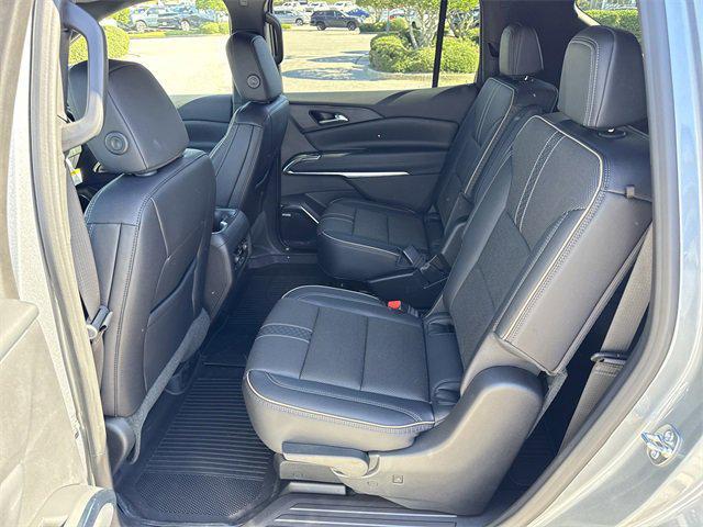 new 2026 Chevrolet Traverse car, priced at $55,324