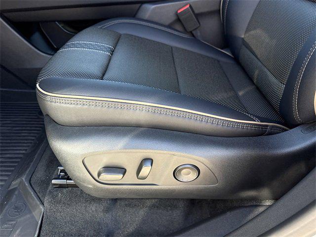 new 2026 Chevrolet Traverse car, priced at $55,324