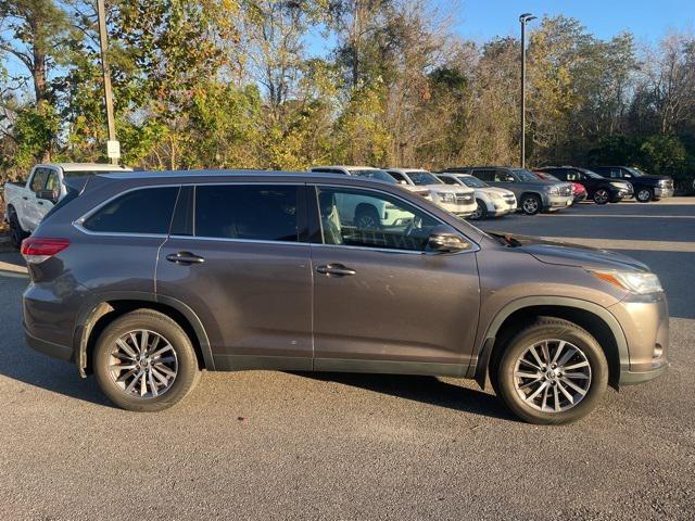 used 2019 Toyota Highlander car, priced at $27,988