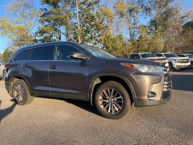 used 2019 Toyota Highlander car, priced at $27,988