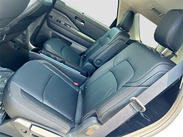 new 2025 Nissan Pathfinder car, priced at $43,397