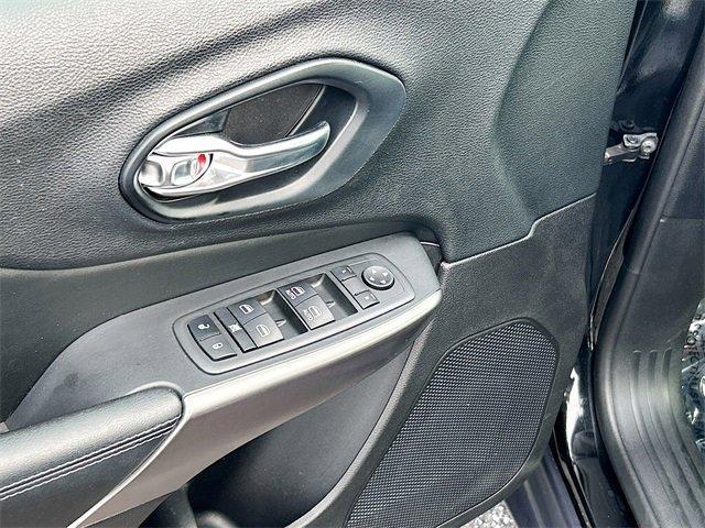 used 2021 Jeep Cherokee car, priced at $18,995