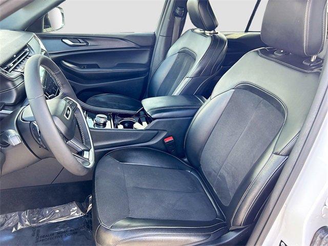 used 2023 Jeep Grand Cherokee car, priced at $33,590