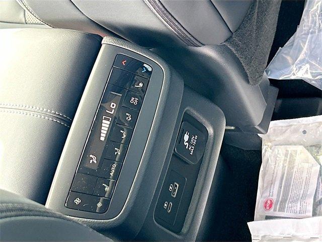 new 2025 Nissan Pathfinder car, priced at $42,356