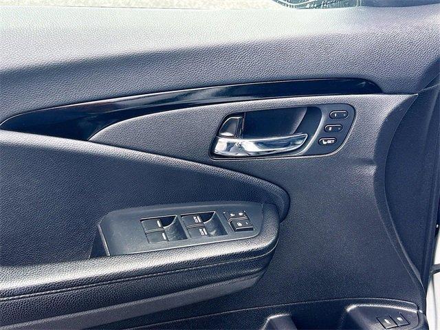 used 2022 Honda Pilot car, priced at $35,990