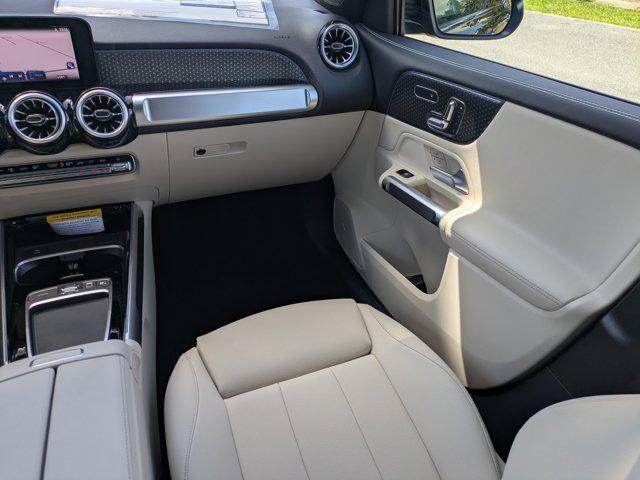 new 2025 Mercedes-Benz GLB 250 car, priced at $57,945