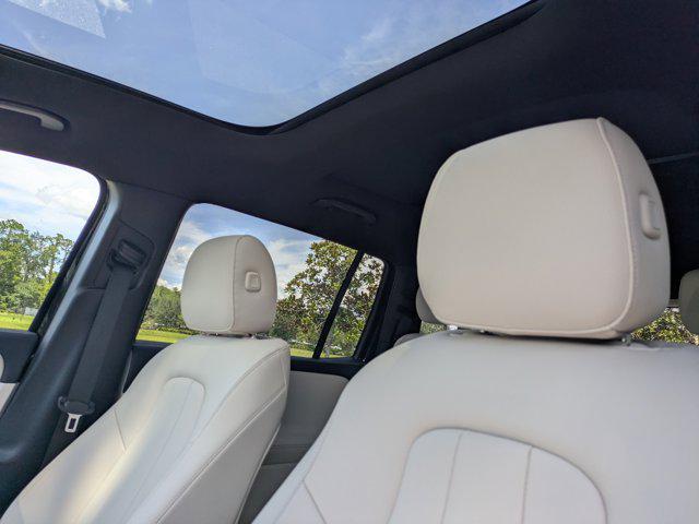 new 2025 Mercedes-Benz GLB 250 car, priced at $57,945
