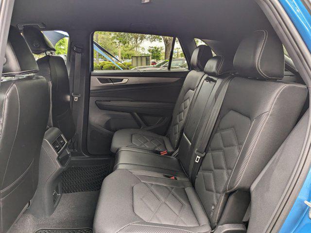 used 2024 Volkswagen Atlas Cross Sport car