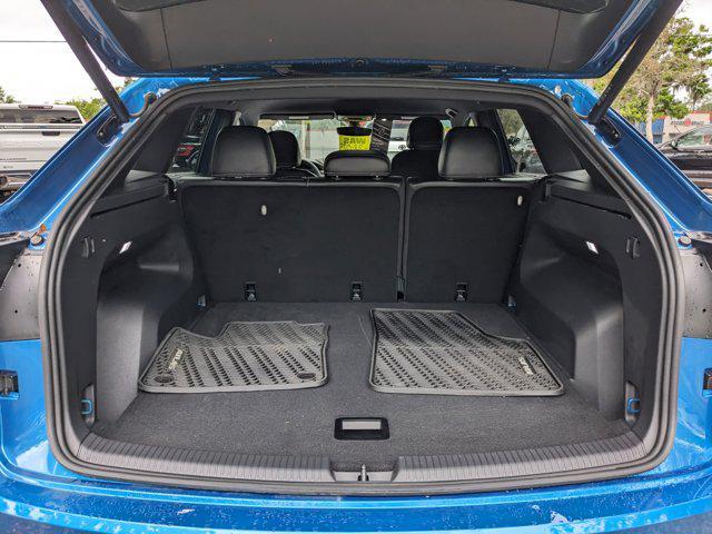 used 2024 Volkswagen Atlas Cross Sport car