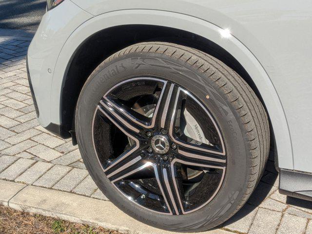 new 2025 Mercedes-Benz GLC 300 car, priced at $61,715