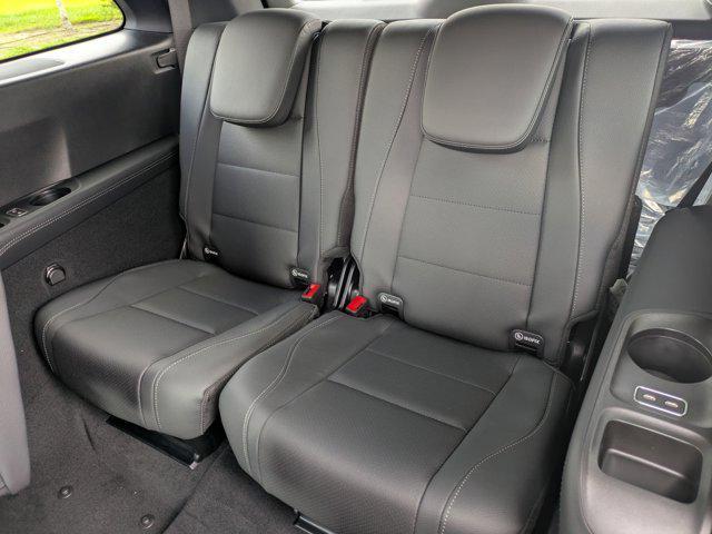 new 2025 Mercedes-Benz GLS 450 car, priced at $92,275
