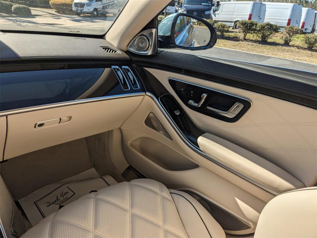 new 2025 Mercedes-Benz Maybach S 580 car, priced at $225,710