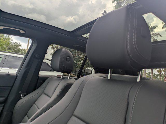 new 2025 Mercedes-Benz GLE 450 car, priced at $82,755