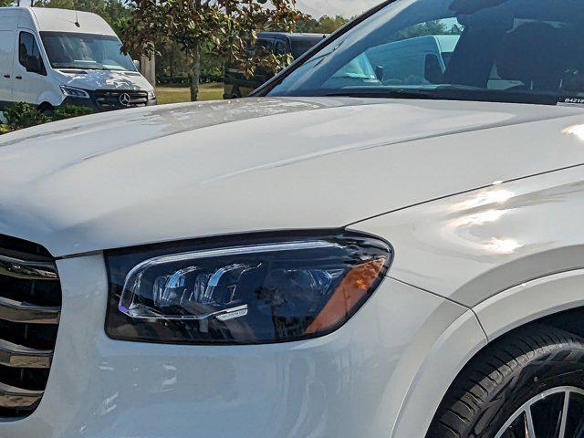 new 2025 Mercedes-Benz GLS 580 car, priced at $133,020