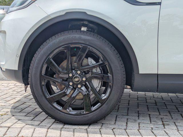 used 2025 Land Rover Discovery car, priced at $59,999