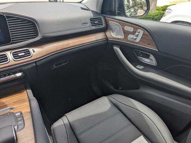 new 2025 Mercedes-Benz GLS 450 car, priced at $111,465